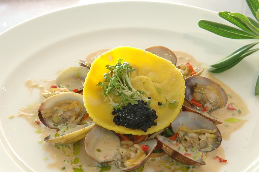Fortina Spa Resort Слима Екстериор снимка Clam chowder with caviar