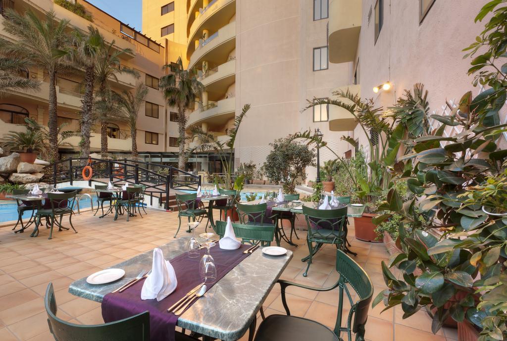 Fortina Spa Resort Слима Екстериор снимка The hotel's restaurant