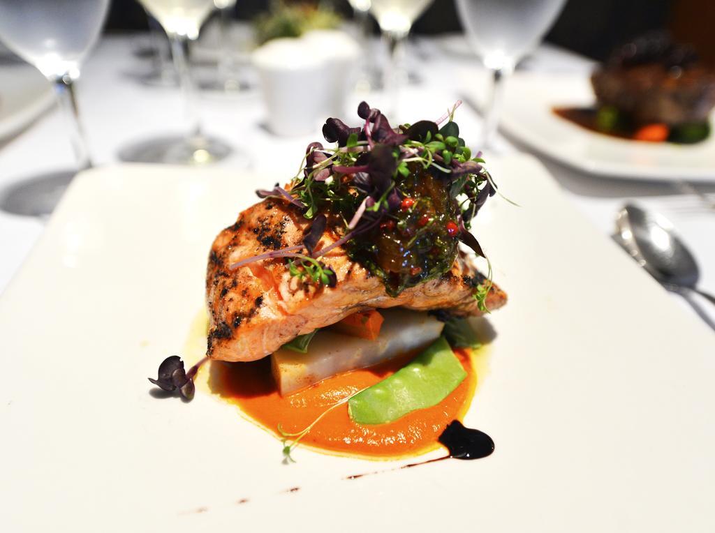 Fortina Spa Resort Слима Екстериор снимка Salmon prepared at the restaurant