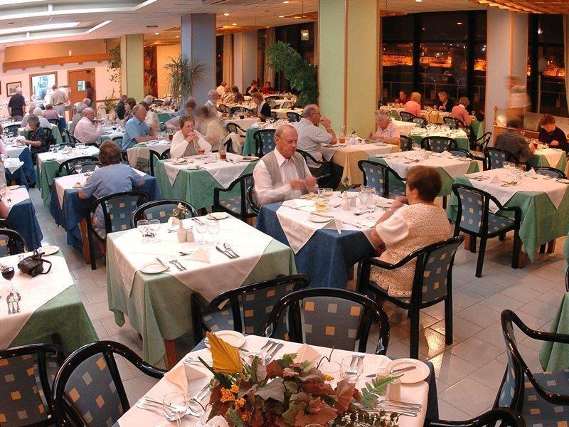 Fortina Spa Resort Слима Екстериор снимка The dining room at the National Presbyterian Center