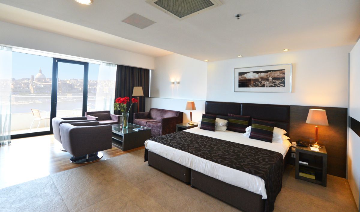Fortina Spa Resort Слима Екстериор снимка A suite at the hotel
