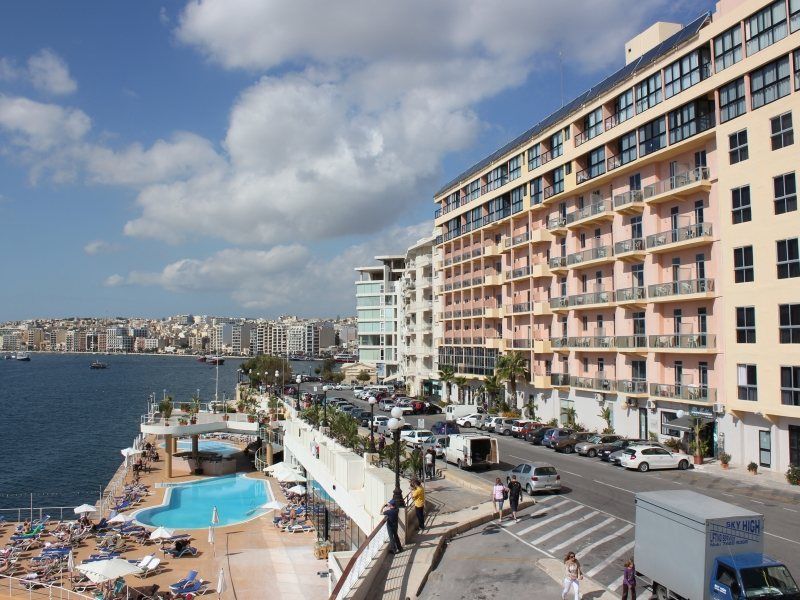 Fortina Spa Resort Слима Екстериор снимка The Bayview Hotel