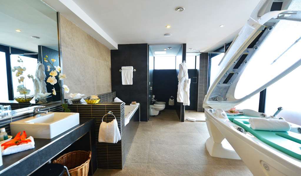 Fortina Spa Resort Слима Екстериор снимка Bathroom